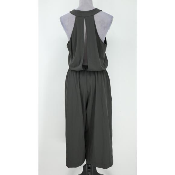 Athleta Jumpsuit Womens 10 Gray Crop Ankle Elastic Tie Waist Snaps Open Back - Picture 16 of 16